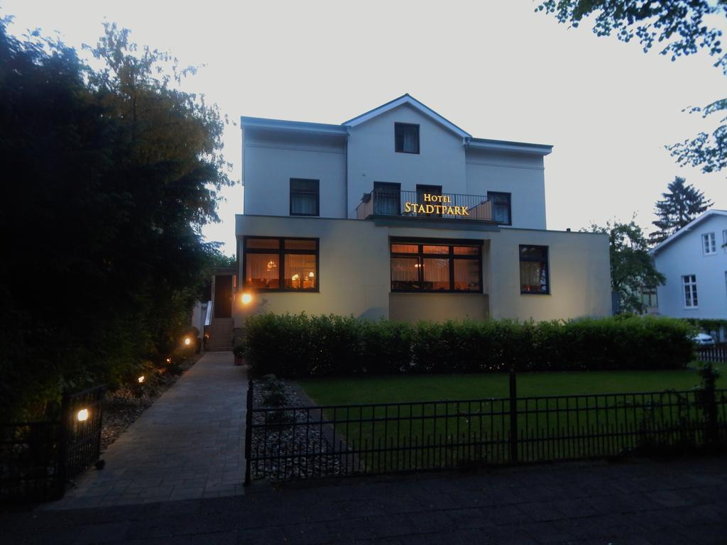 Aparthotel Stadtpark Lubeck Ngoại thất bức ảnh